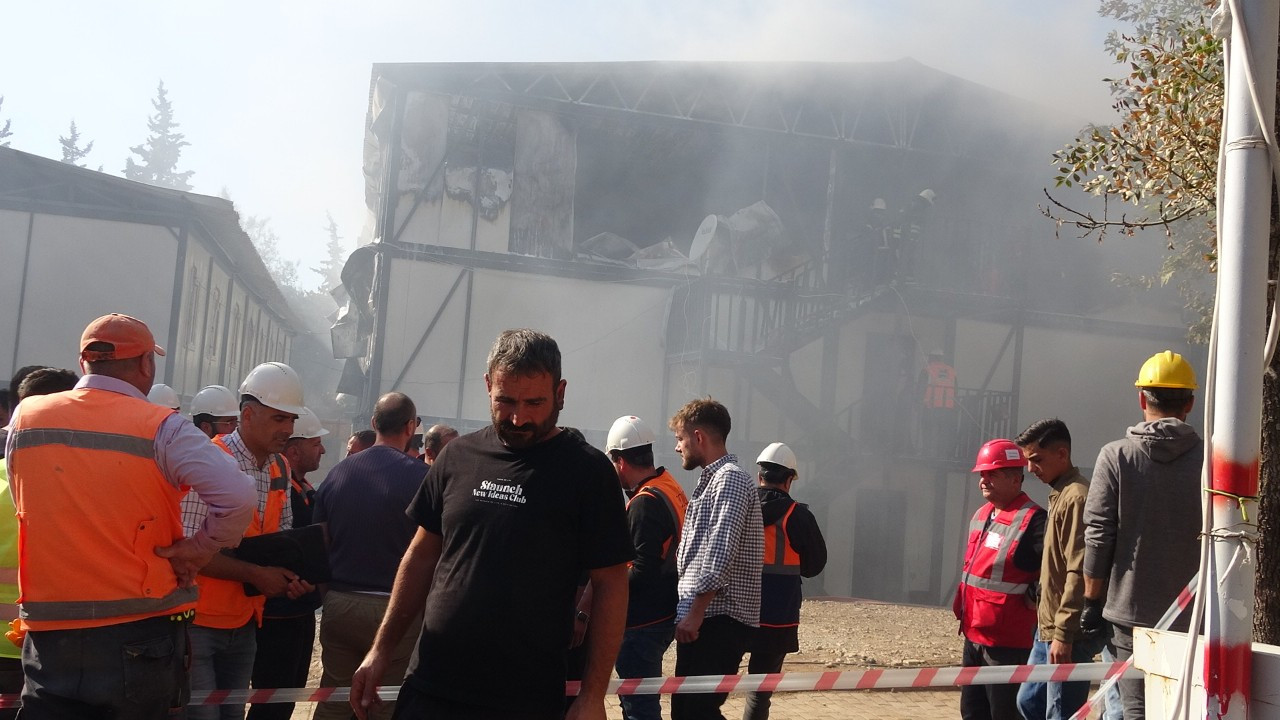 İnşaat işçilerinin kaldığı konteynerde yangın!