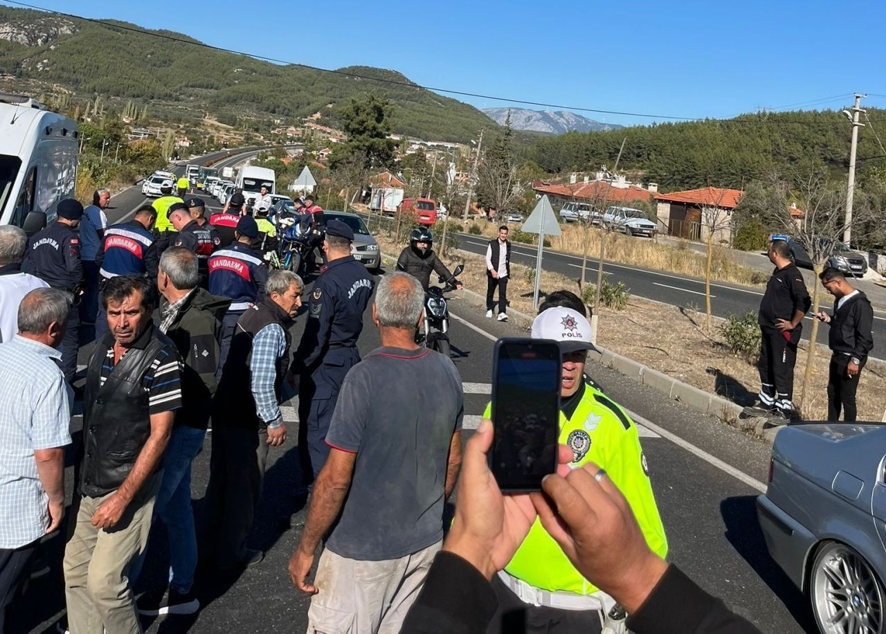 Muğla'da ölümlü kaza sonrası yolu kapattılar - Sayfa 5