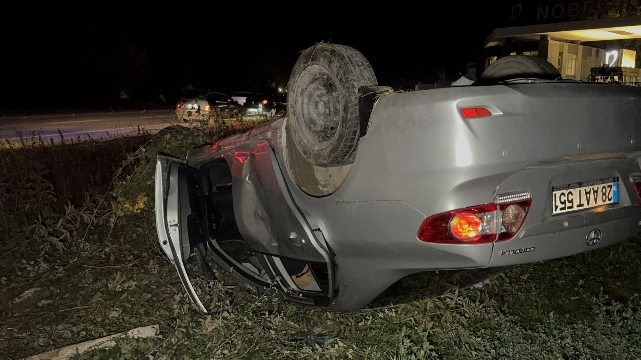 Düzce'de korkunç kaza! Virajı alamayan otomobil takla attı: 2 yaralı - Sayfa 4