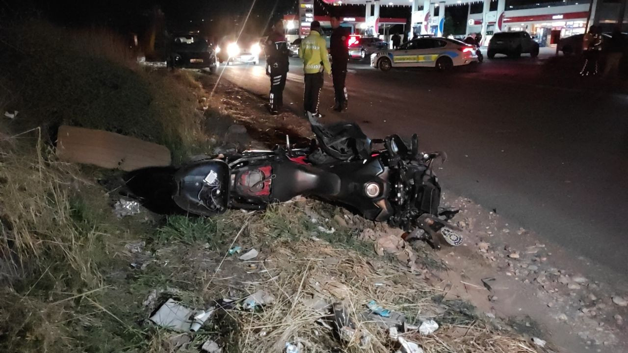 Şanlıurfa'da Motosikletli Polis Ekibi ile Otomobil Çarpıştı: 2 Polis Yaralı - Sayfa 2