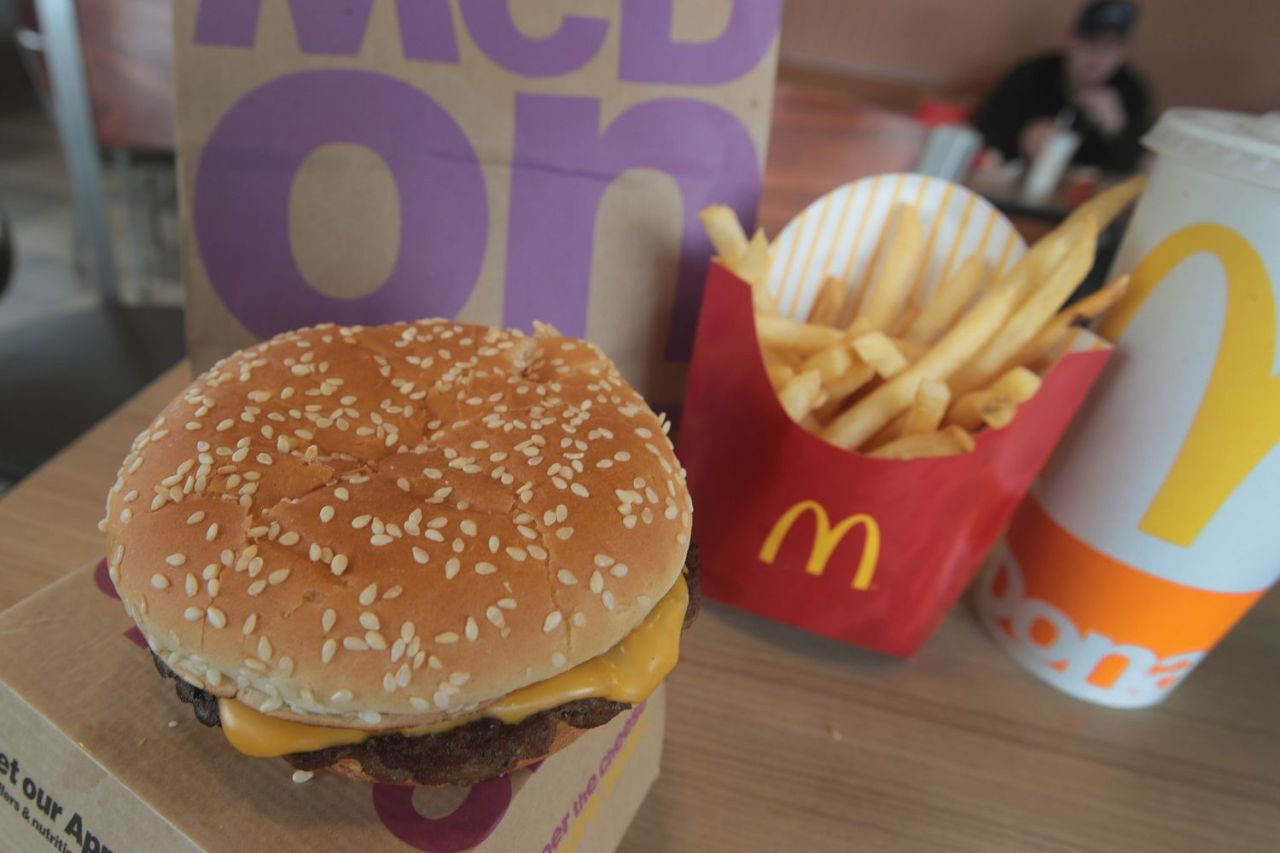 McDonald’s’da E.Coli Skandalı: Onlarca Kişi Hastanede, 1 Kişi Hayatını Kaybetti! Eğer Bu Belirtiler Varsa... - Sayfa 7