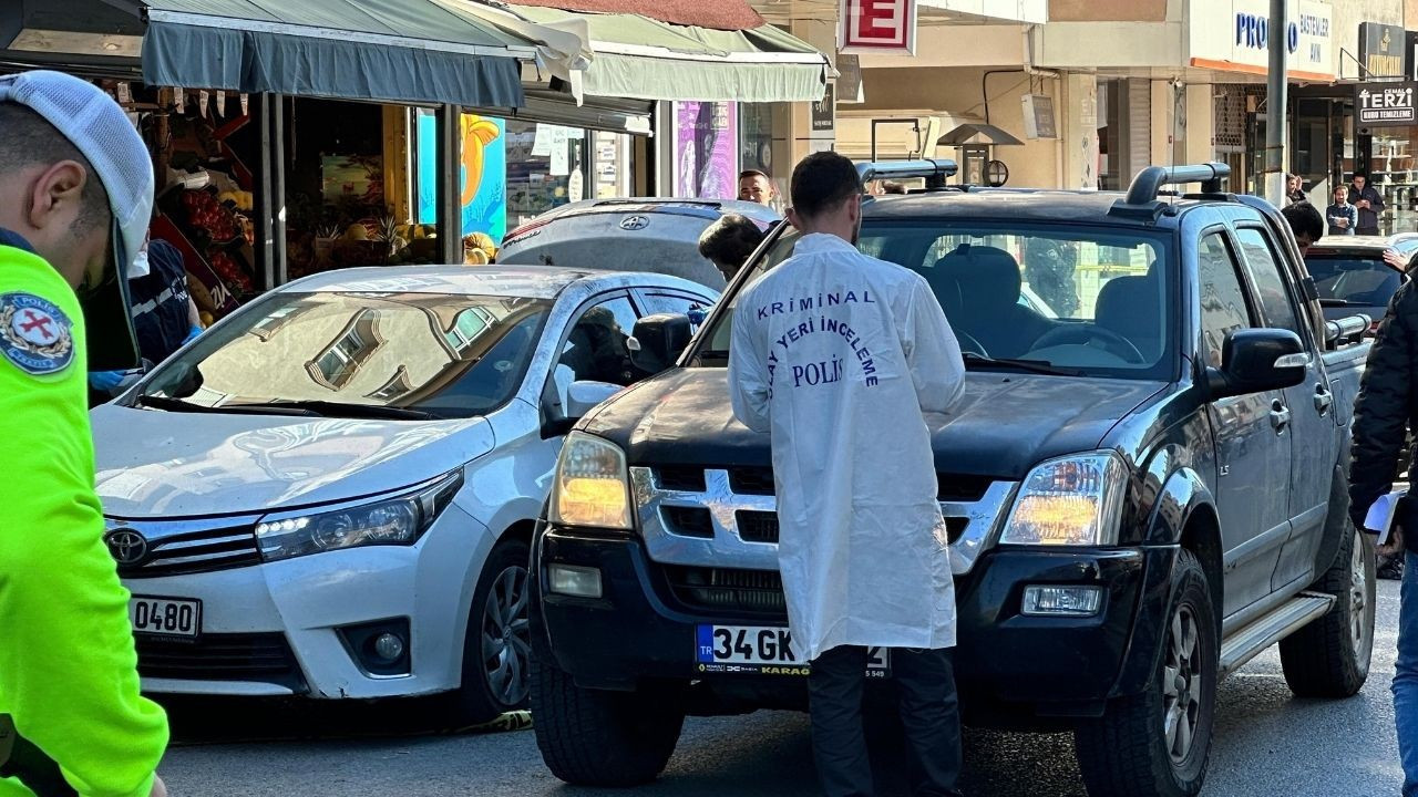 Üsküdar'da polise çekiçle saldırdılar: 3 yaralı