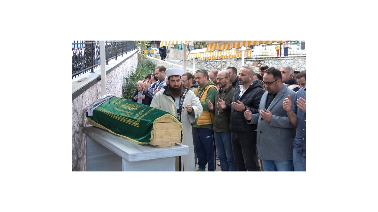 Yalova'da evinde çalışanları tarafından vahşice öldürülen girişimci kadın toprağa verildi - Sayfa 6