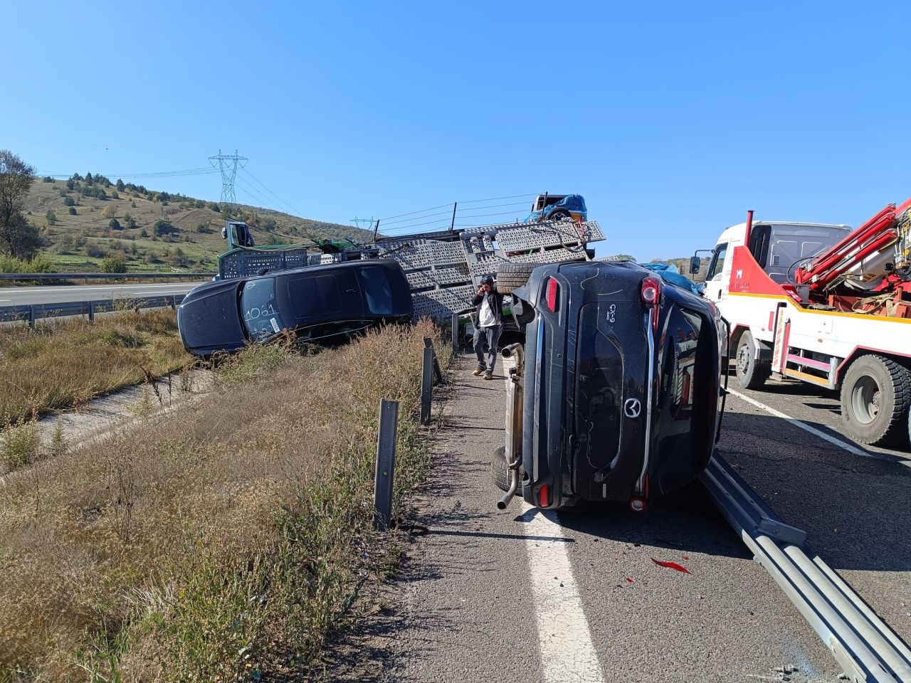 Bolu'da tır kontrolden çıktı, lüks araçlar hurdaya döndü - Sayfa 4