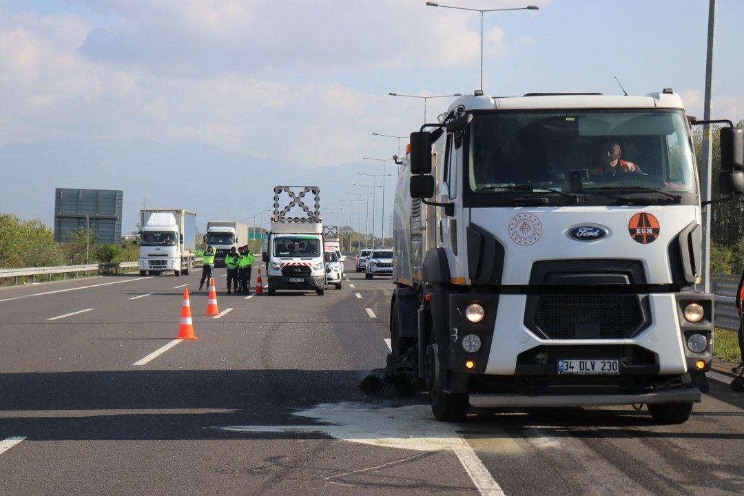 Sakarya'da feci kaza! Kuzey Marmara Otoyolu'nda iki otomobil çarpıştı: 4 ağır yaralı - Sayfa 6