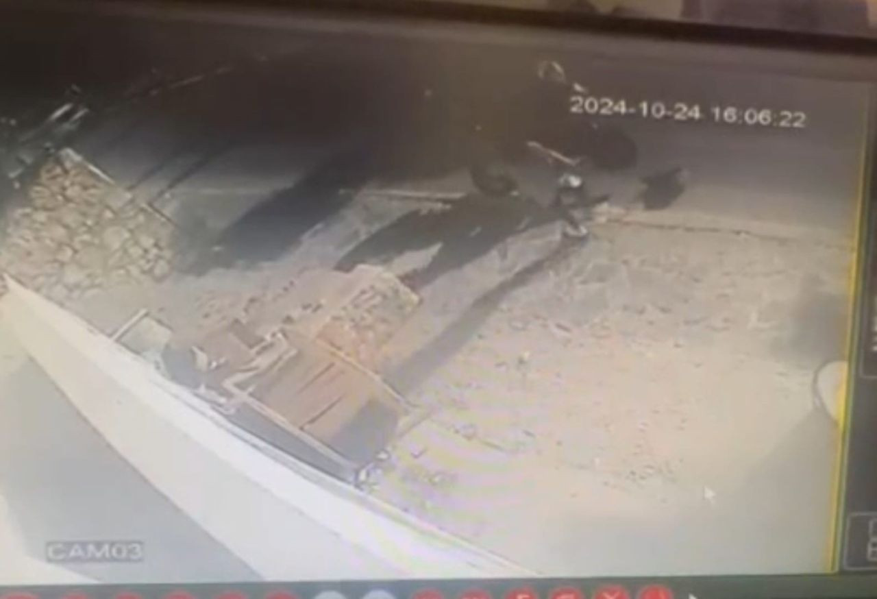 Polis Motosikletini Tekmeleyip Devrilen Kadın Gözaltına Alındı! - Sayfa 1