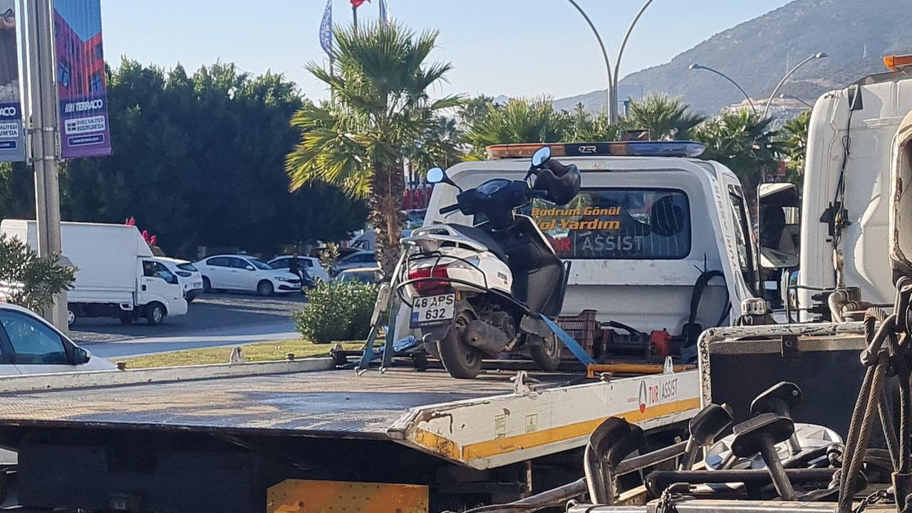 Polis Motosikletini Tekmeleyip Devrilen Kadın Gözaltına Alındı! - Sayfa 4