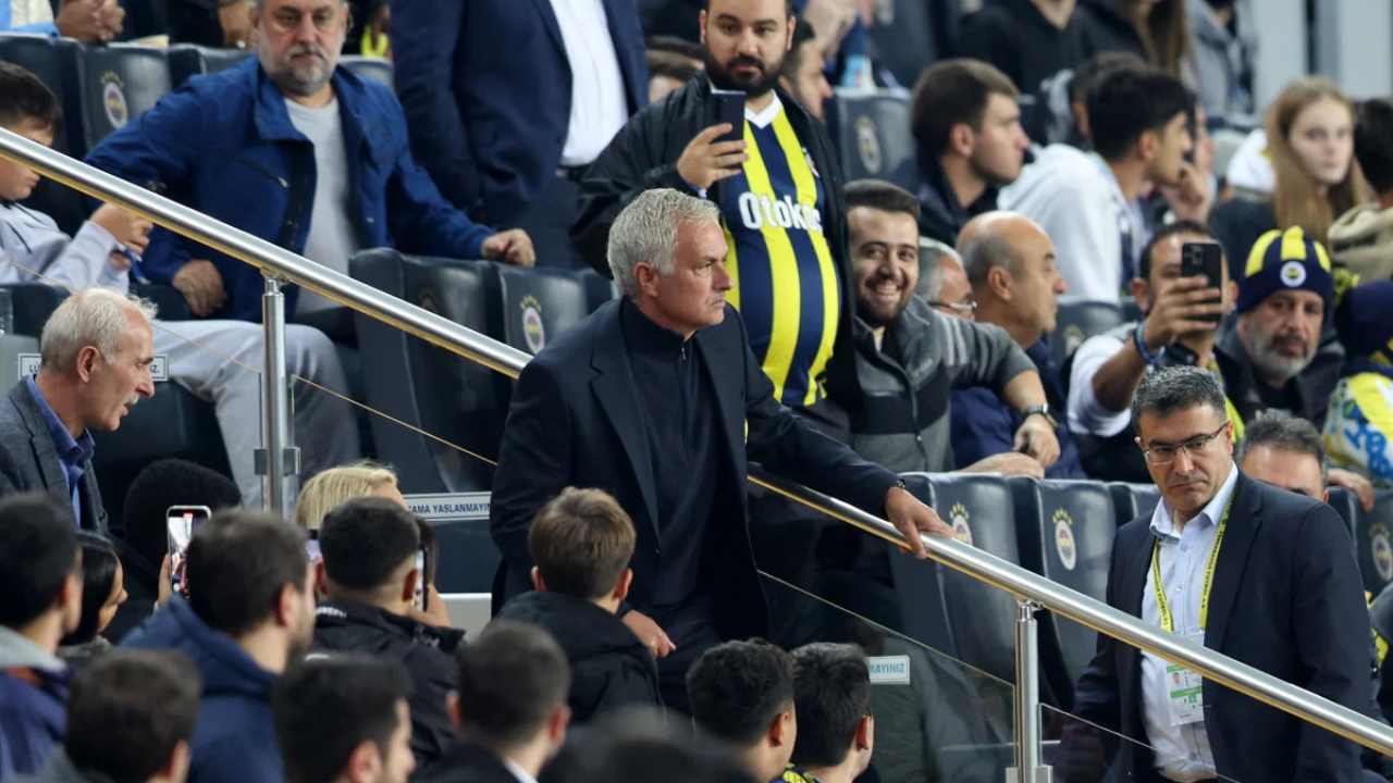 Mourinho, Manchester United Maçında Kırmızı Kart Gördü! Fenerbahçe Penaltı Bekledi - Sayfa 6