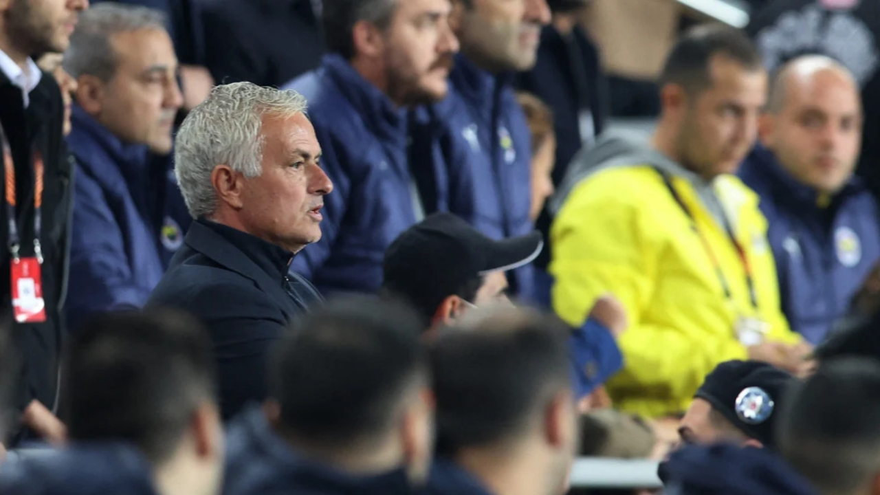 Mourinho, Manchester United Maçında Kırmızı Kart Gördü! Fenerbahçe Penaltı Bekledi - Sayfa 7