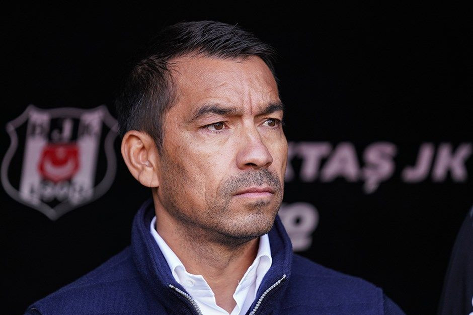 Giovanni van Bronckhorst, ligde Galatasaray’a karşı ilk peşinde! - Sayfa 16