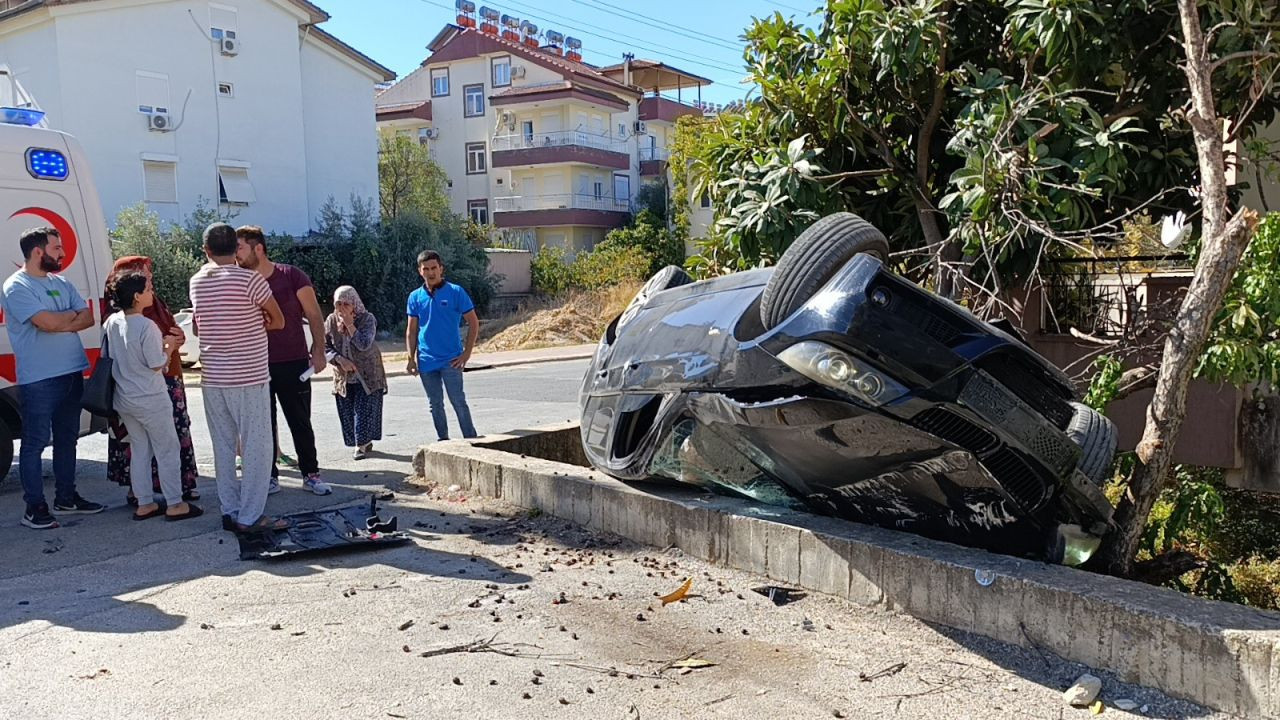 "İstinat Duvarına Çarpan Araç Bahçeye Uçtu, Ters Döndü!" - Sayfa 1