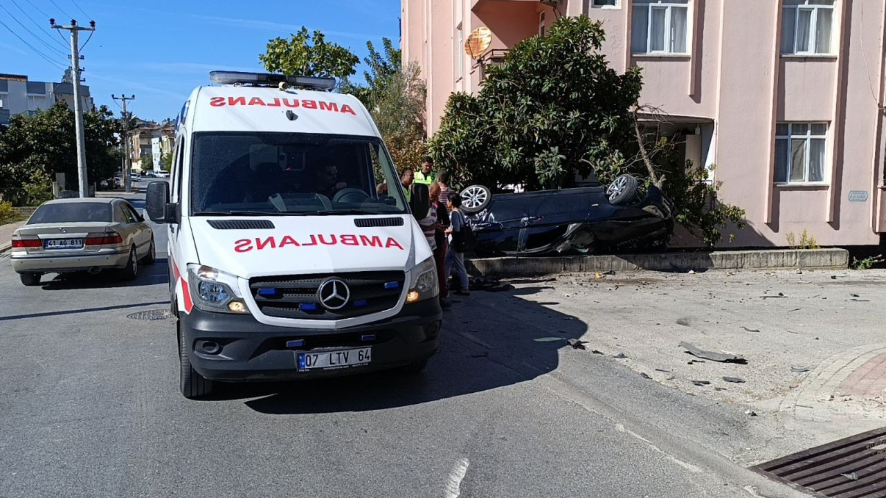 "İstinat Duvarına Çarpan Araç Bahçeye Uçtu, Ters Döndü!" - Sayfa 4