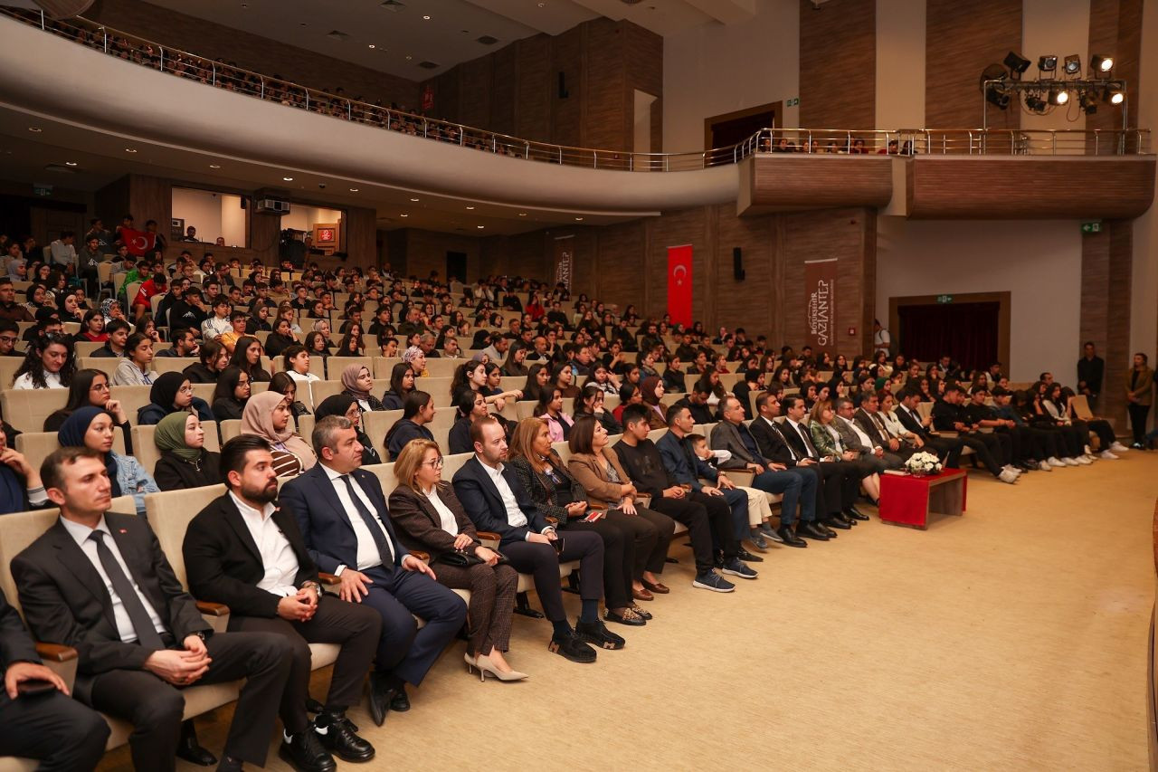 Büyükşehir'den “Cumhuriyet'e Giden Yol” söyleşisi - Sayfa 3