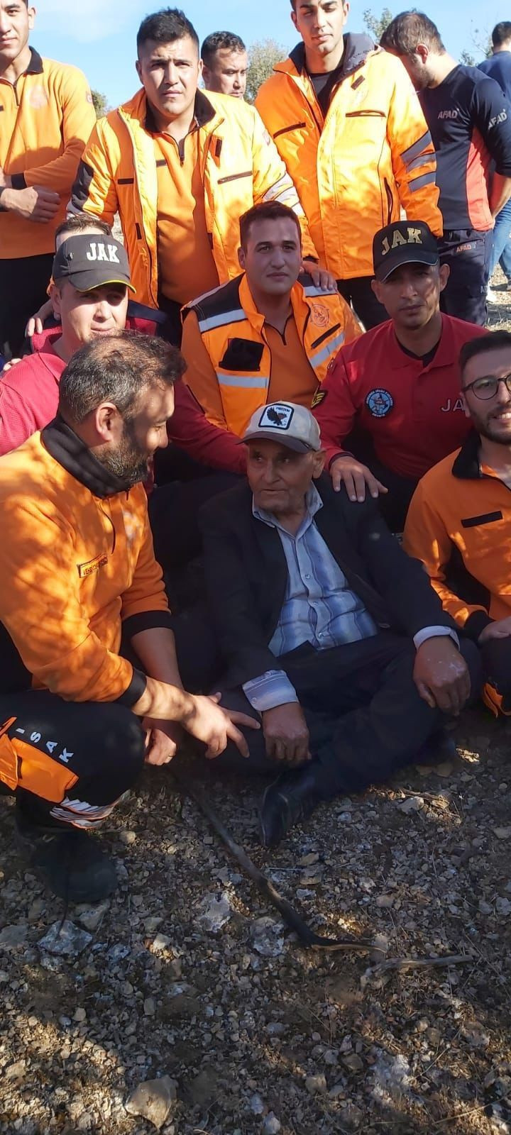 Isparta'da Kaybolan Yaşlı Adam Sağ Bulundu, Gözyaşları Sel Oldu! - Sayfa 5