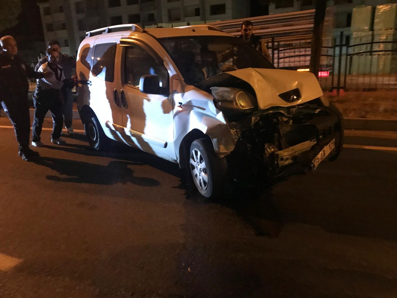 Bingöl'de Trafik Kazası: 3 Kişi Yaralandı - Sayfa 1