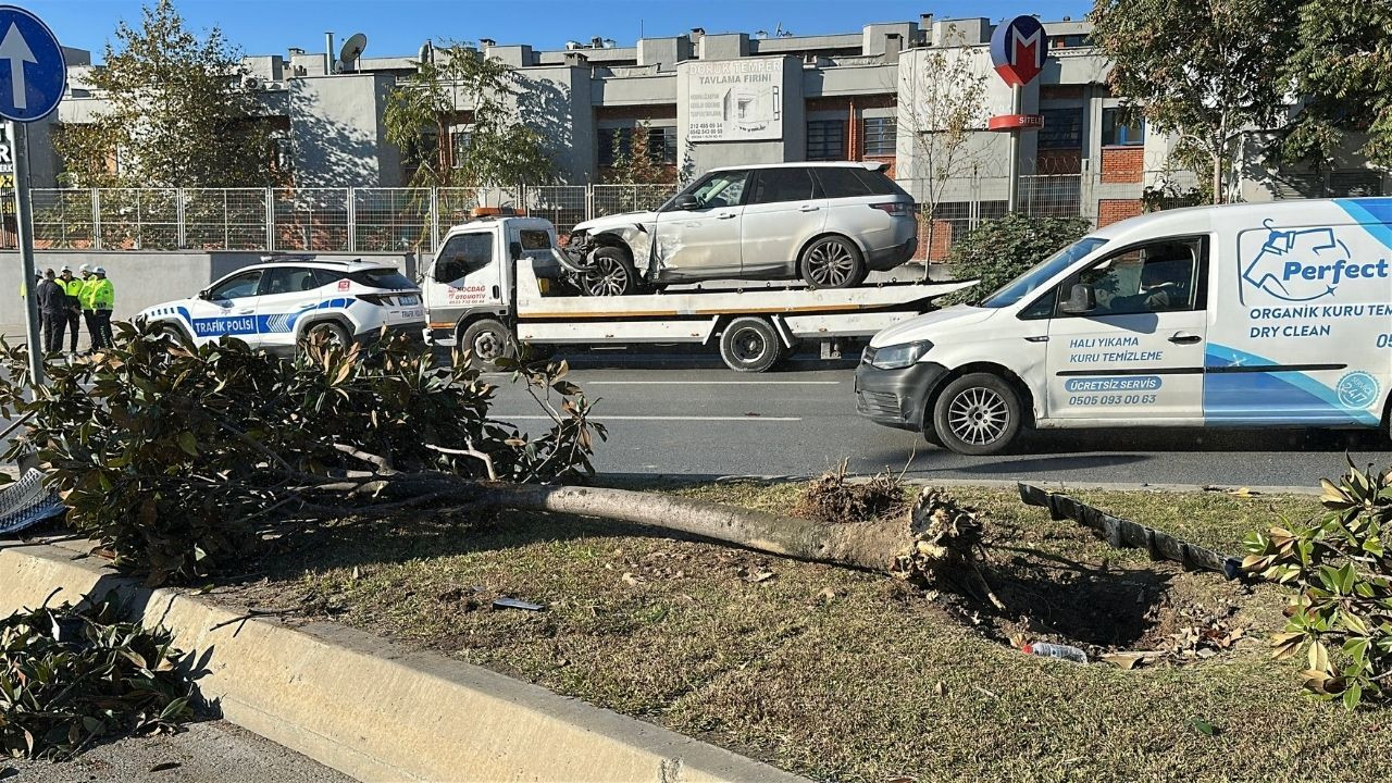 Başakşehir'de kaza: 2 araç çarpıştı, biri takla atarak yan döndü - Sayfa 5