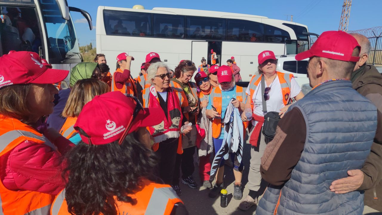 Cumhuriyet'in 101. yılını kutlamak için yola çıkan 101 kadın, Van'ın tarihi turistik yerlerini gezdi - Sayfa 5