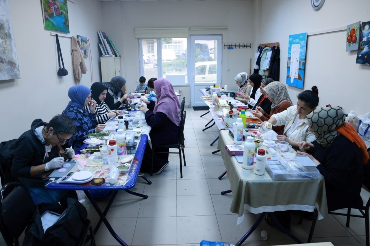 Kadınlar epoksi kursuyla ev ekonomisine katkı sağlıyor - Sayfa 3