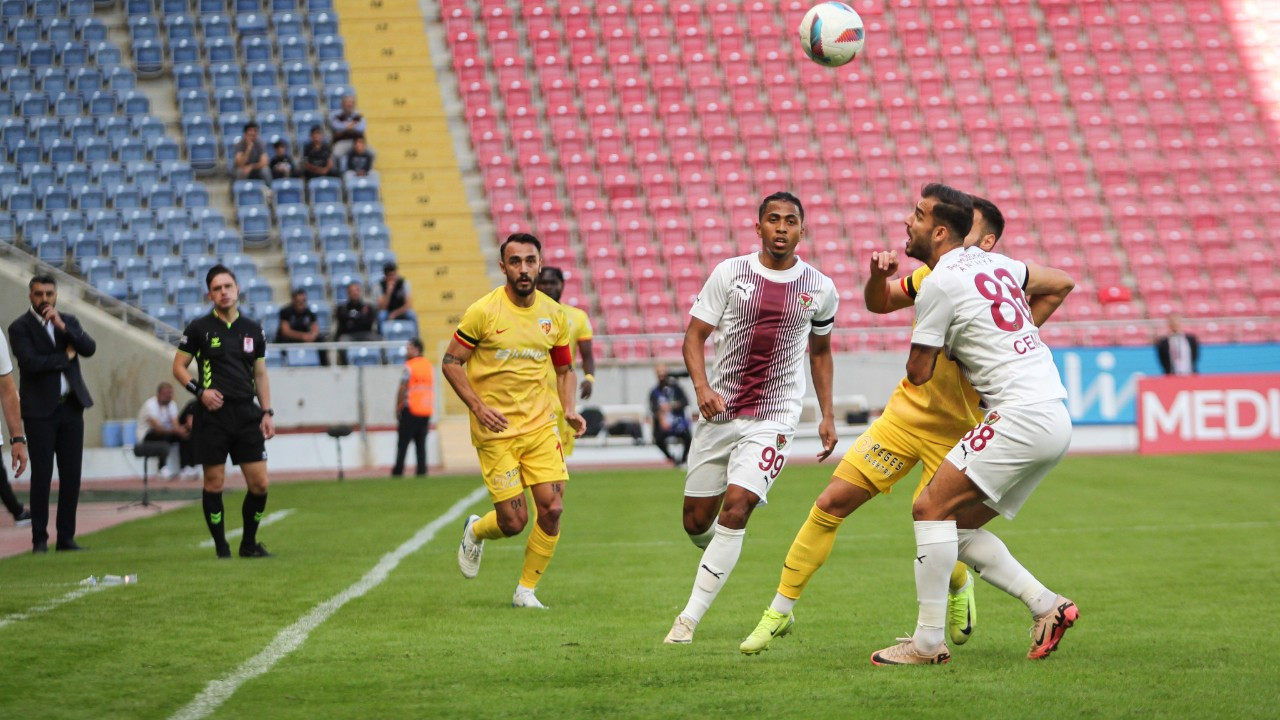 Trendyol Süper Lig: Hatayspor: 0 - Kayserispor: 0 (İlk yarı)