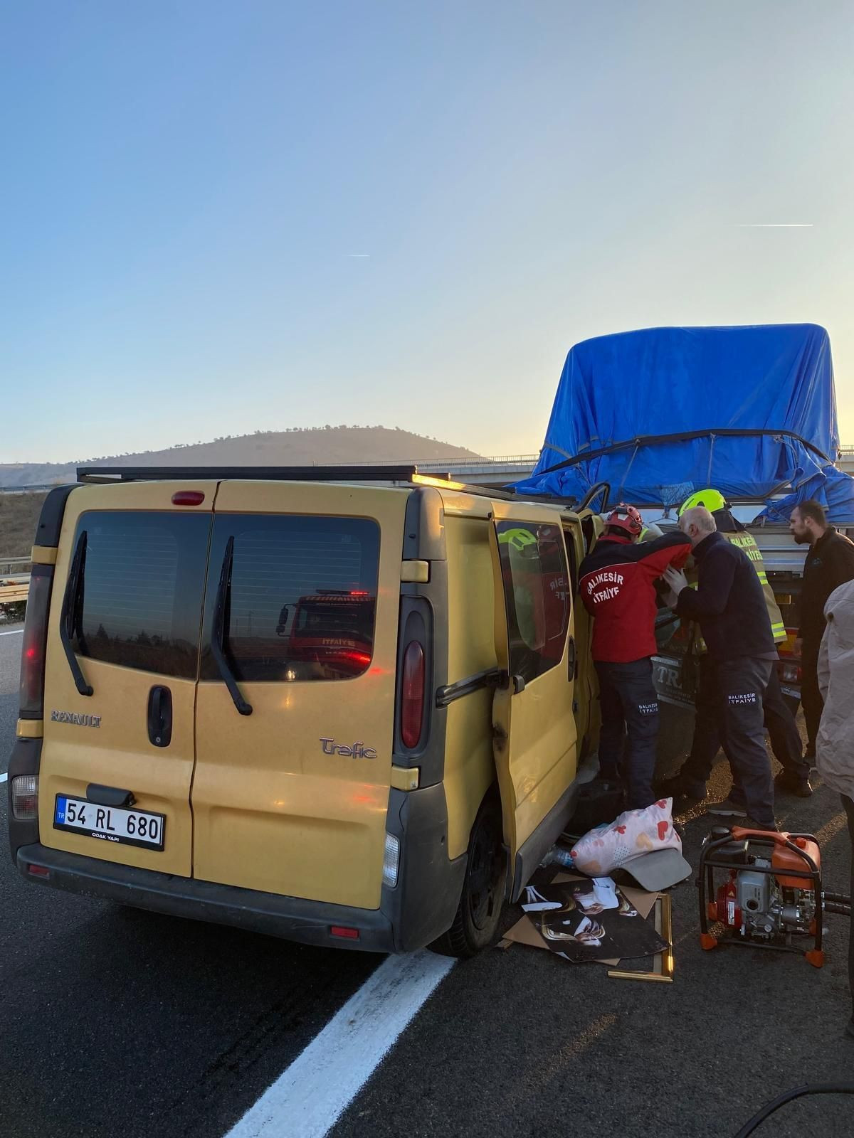 Balıkesir'de otoyolda trafik kazası: 3 yaralı - Sayfa 4