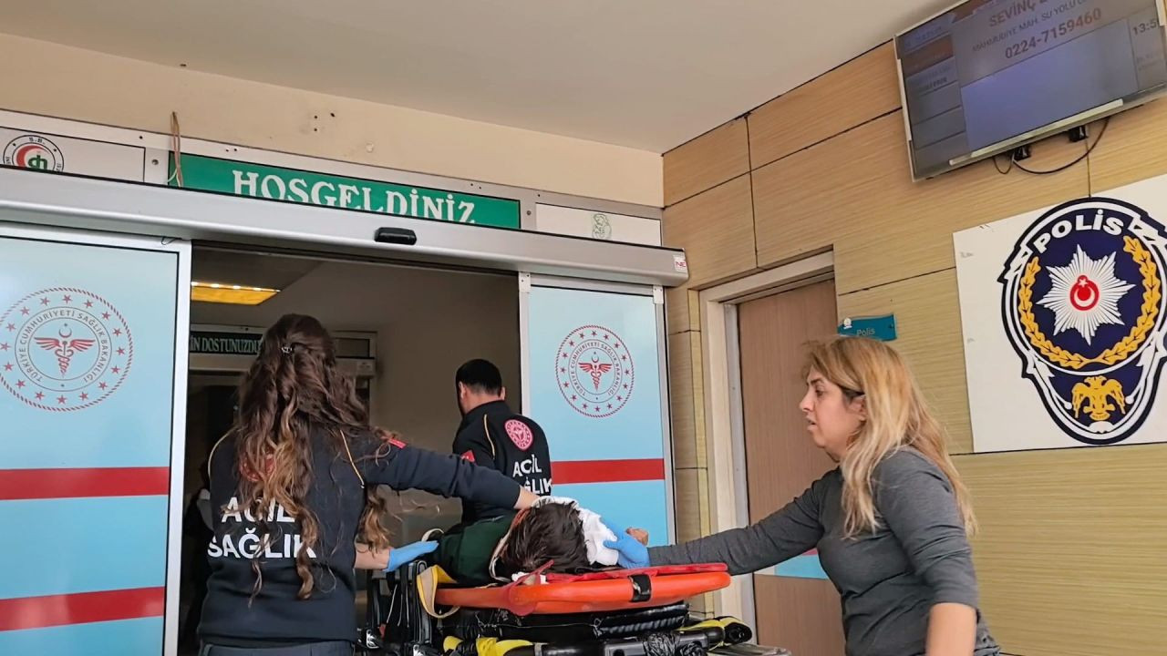 Bursa’da kontrolden çıkan otomobil takla attı: 2 yaralı - Sayfa 1