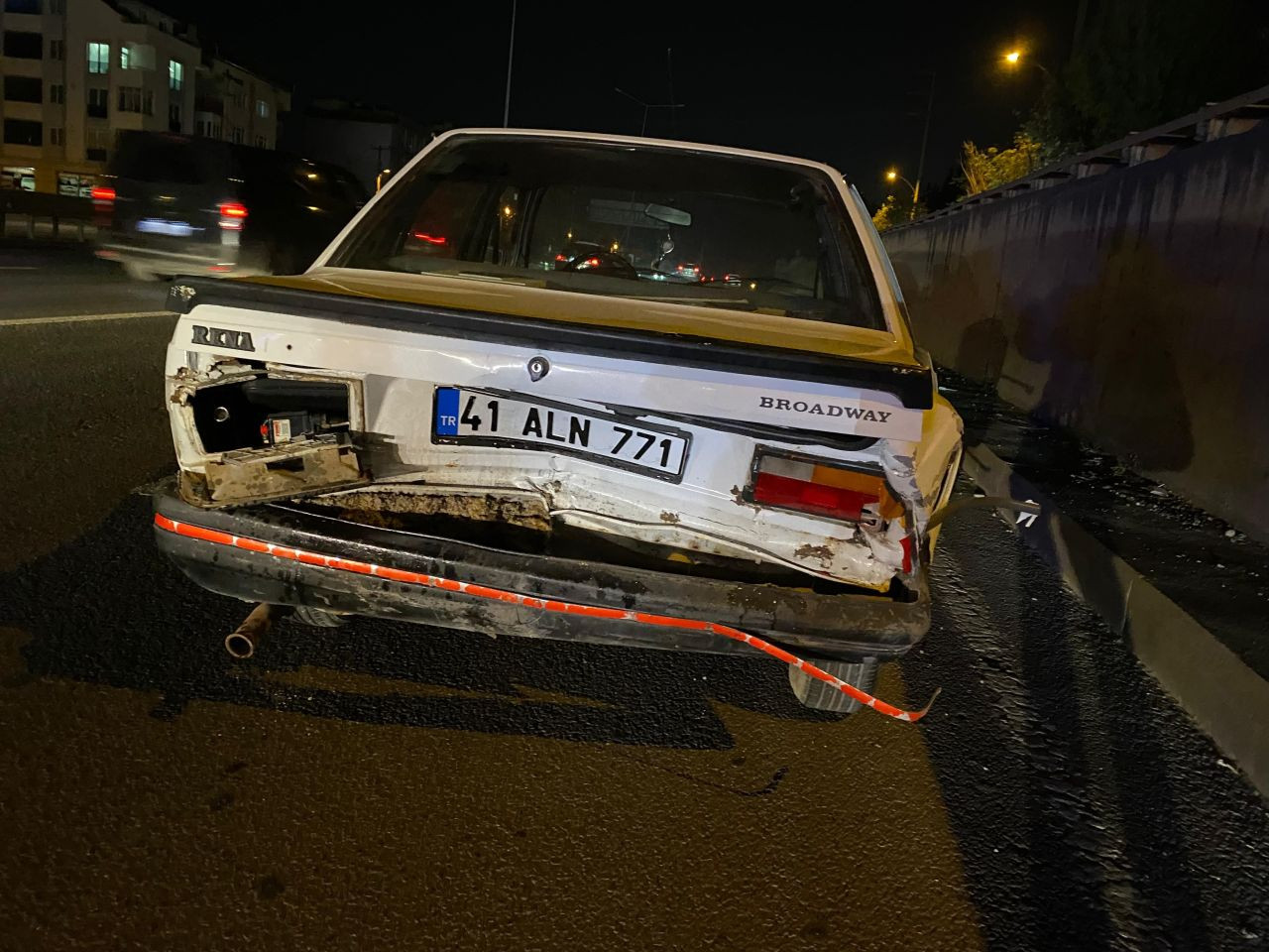 Derince'de Trafik Kazası: 1'i Çocuk 5 Yaralı - Sayfa 1