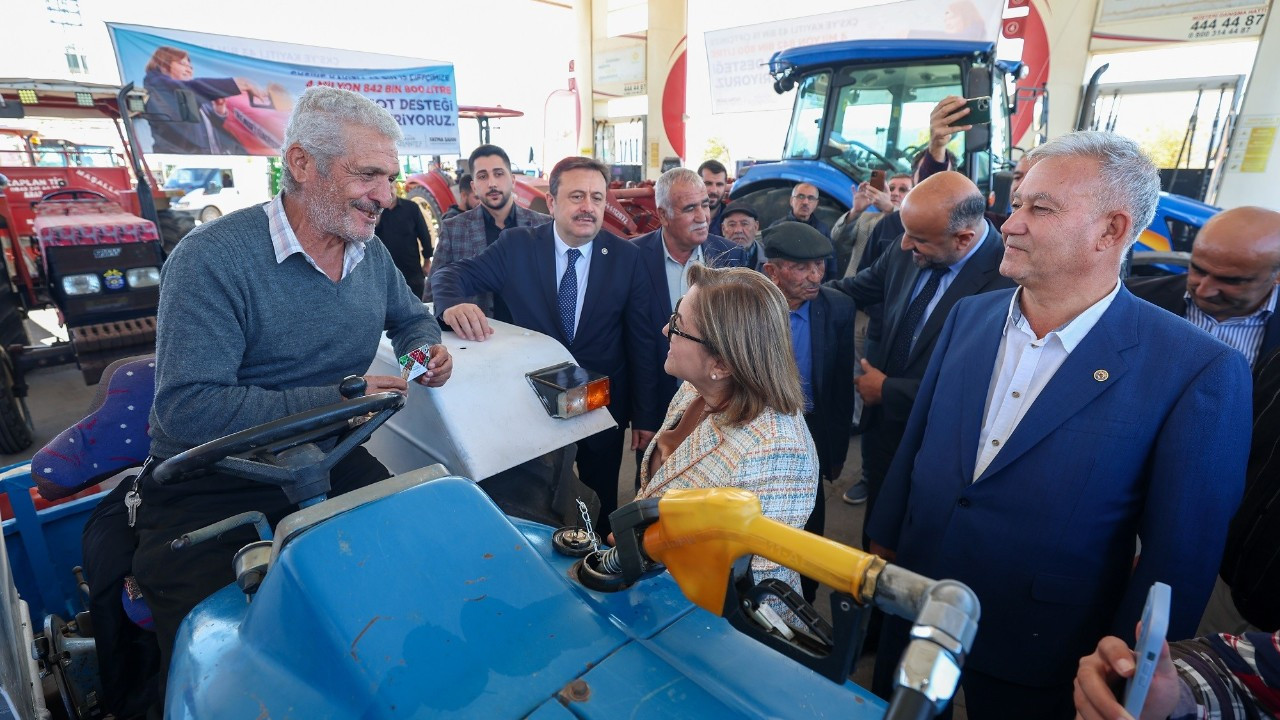 Büyükşehir, çiftçilere ücretsiz akaryakıt dağıtımına başladı