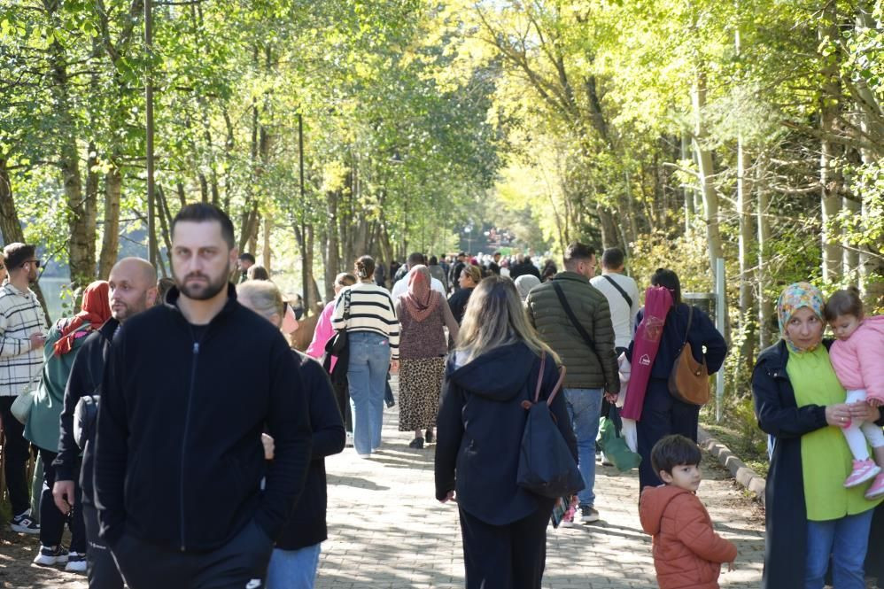 "Boluda Yaz Günü Keyfi: Güneşli Havada Adım Atacak Yer Kalmadı!" - Sayfa 7