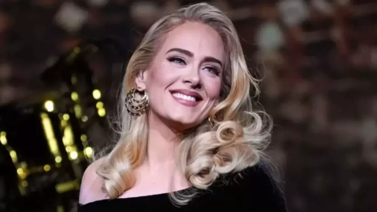 Adele'den Hayranlarını Üzen Haber: Kulağım Sağır Kaldı