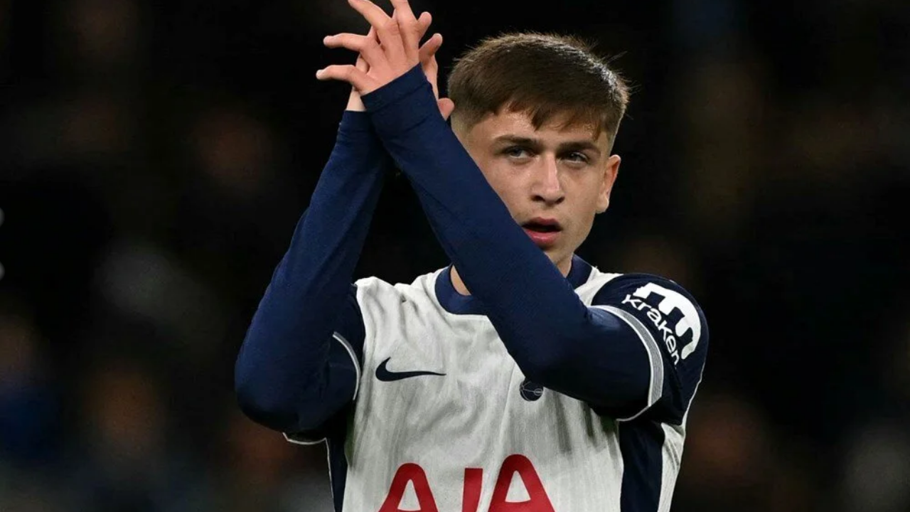 "İngiliz Neymar" Mikey Moore, Tottenham Tarihine Adını Yazdırdı