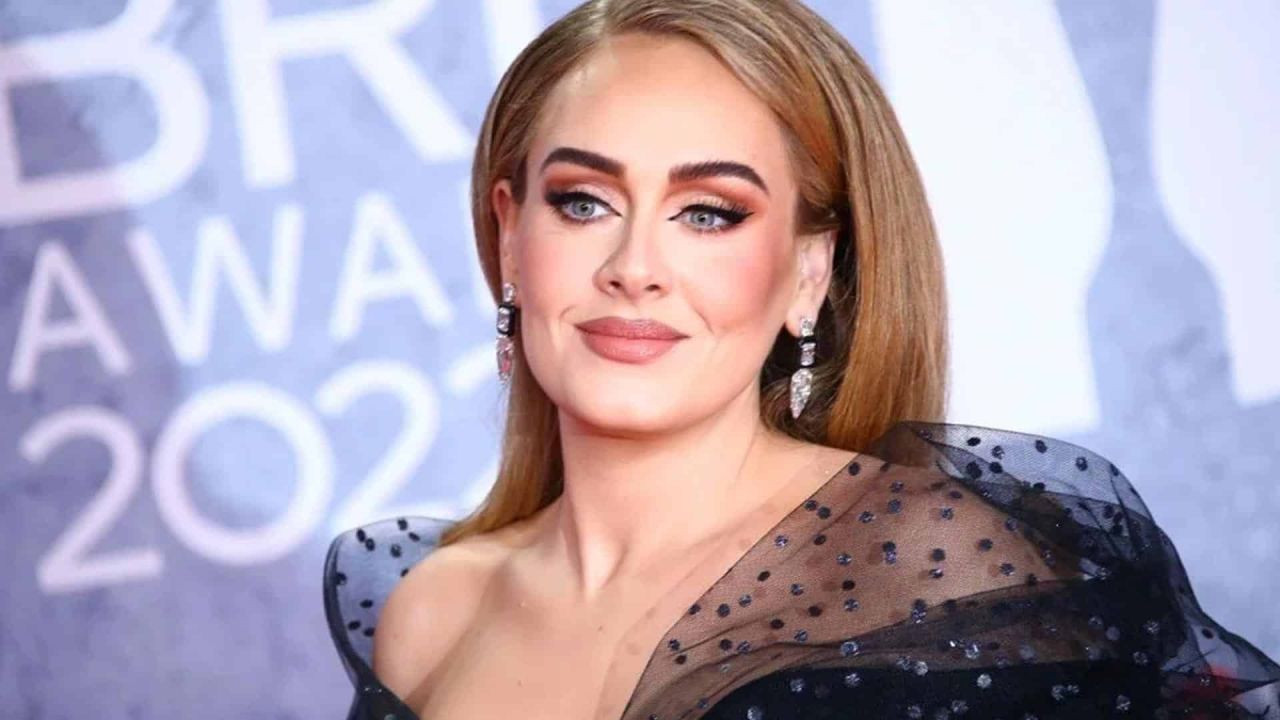 Adele Şok Eden Açıklama Yaptı: 'Kısmen Sağır Kaldım' - Sayfa 9