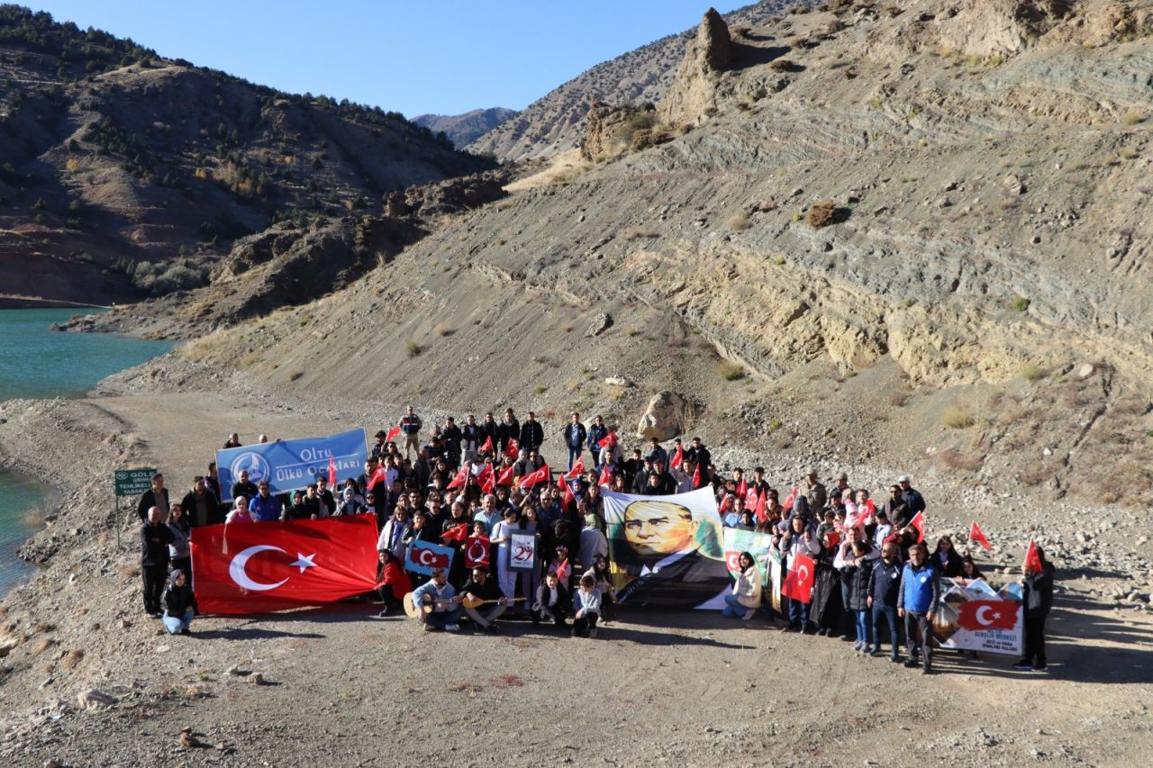 Doğa yürüyüşü ile Cumhuriyet coşkusunu yaşadılar - Sayfa 8