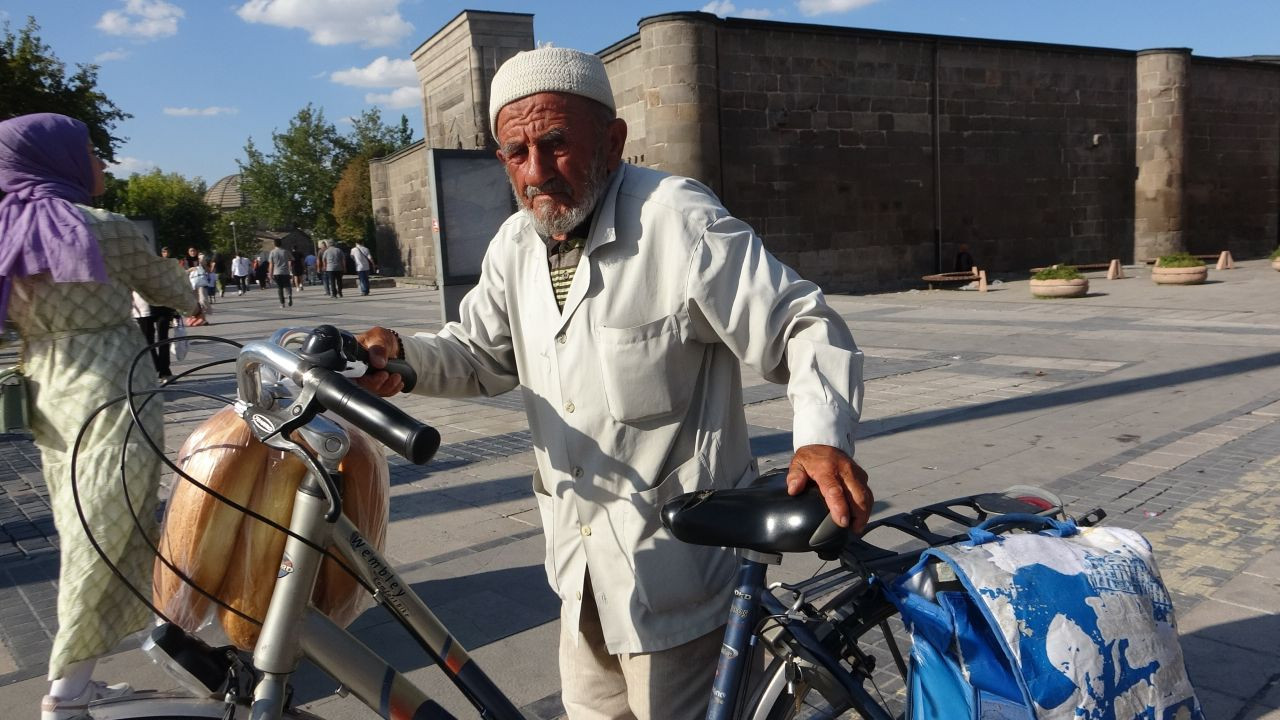 Bu dede emekliliğe karşı - Sayfa 1