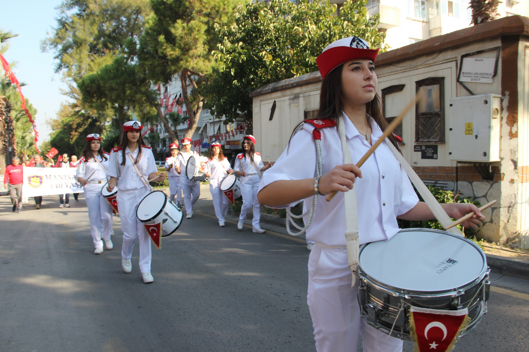 Manisa Lisesi'nden 140'ıncı yıla görkemli kutlama - Sayfa 5