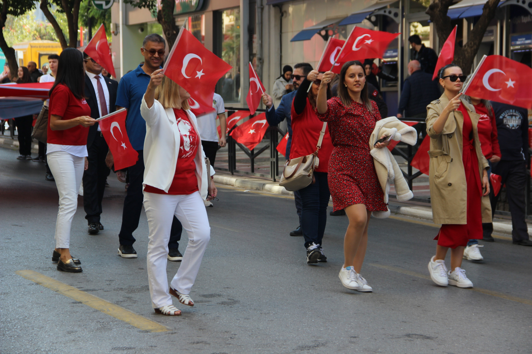 Manisa Lisesi'nden 140'ıncı yıla görkemli kutlama - Sayfa 7