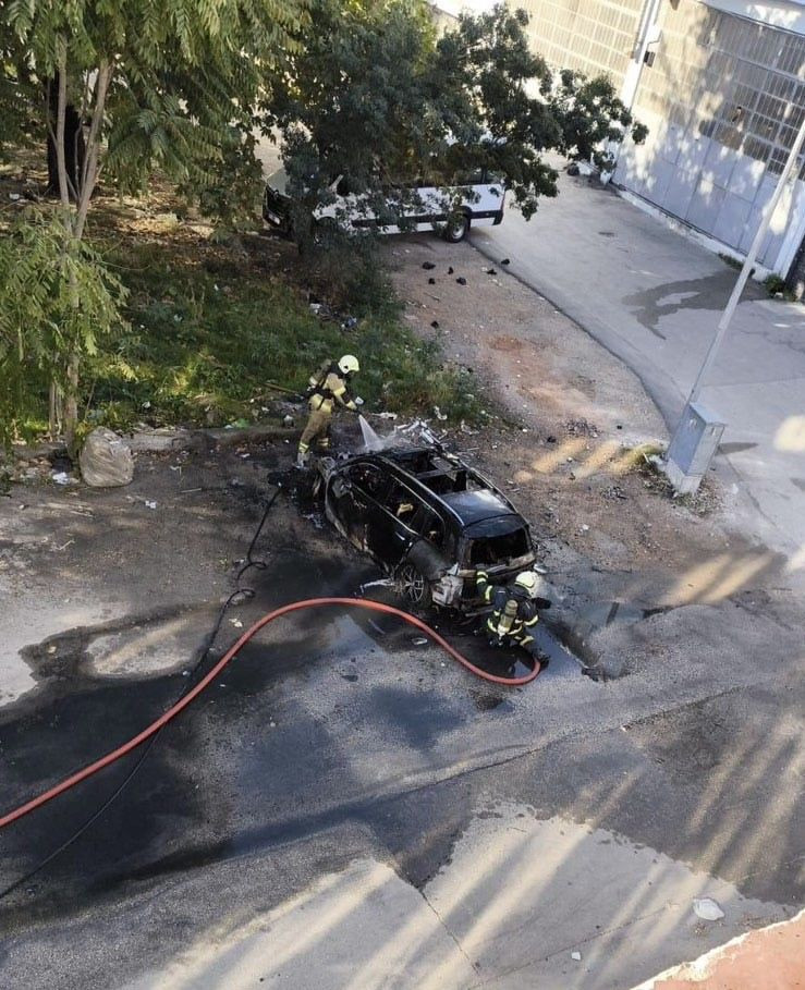 Mercedes Elektrikli Cip Park Halinde Alev Topuna Döndü! - Sayfa 3