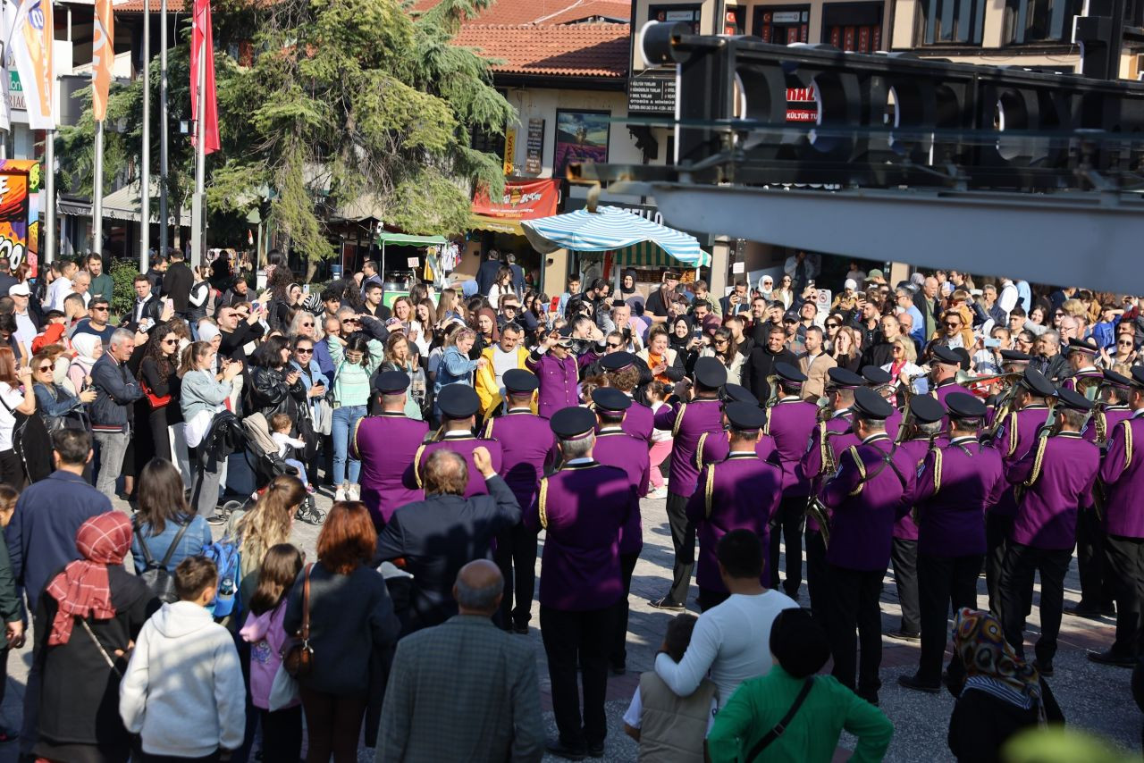 Bursa'nın dört bir yanında Cumhuriyet Bayramı coşkusu - Sayfa 1