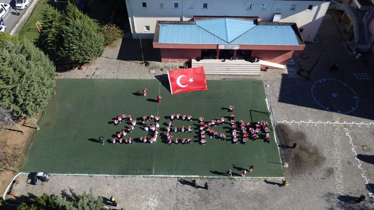 Ordu'da 101 öğrenciden Cumhuriyet'in 101'inci yılına özel koreografi - Sayfa 1