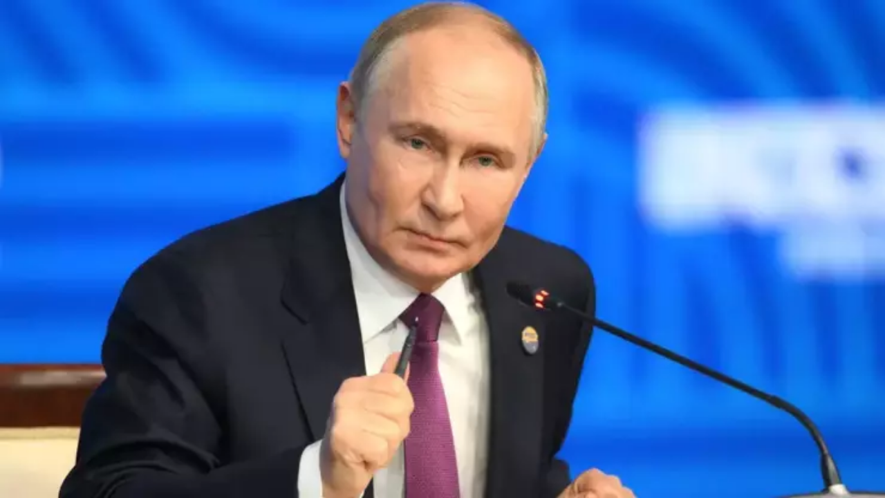 Putin: Rus Ekonomisi Yavaşlamaya Rağmen Büyümesini Sürdürüyor