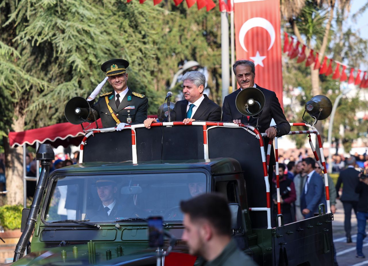 Başkan Alemdar Bulvara Sığmayan Bayram Coşkusuna Ortak Oldu: “İlelebet Nice Yüzyıllara…” - Sayfa 3