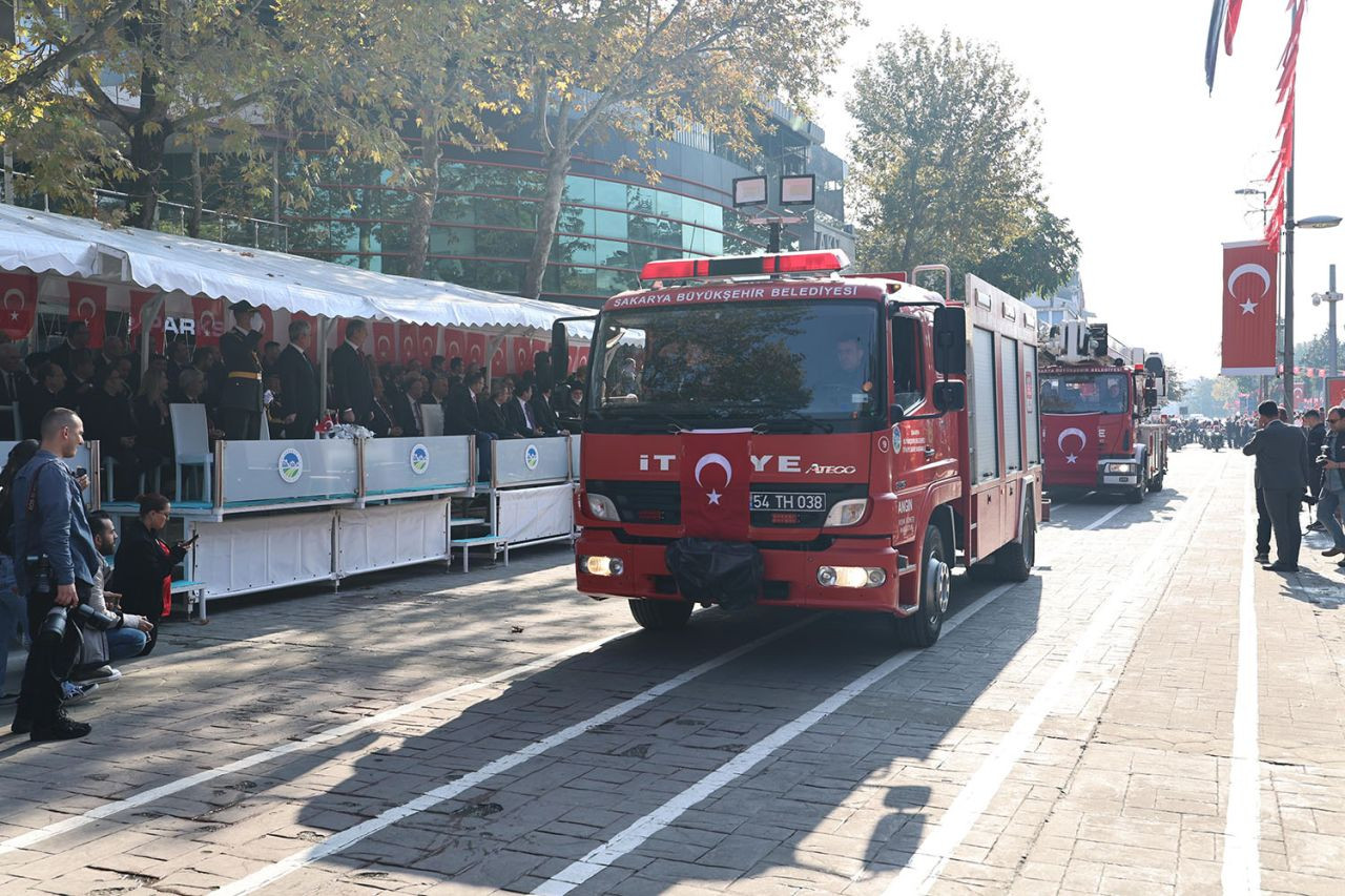 Başkan Alemdar Bulvara Sığmayan Bayram Coşkusuna Ortak Oldu: “İlelebet Nice Yüzyıllara…” - Sayfa 20