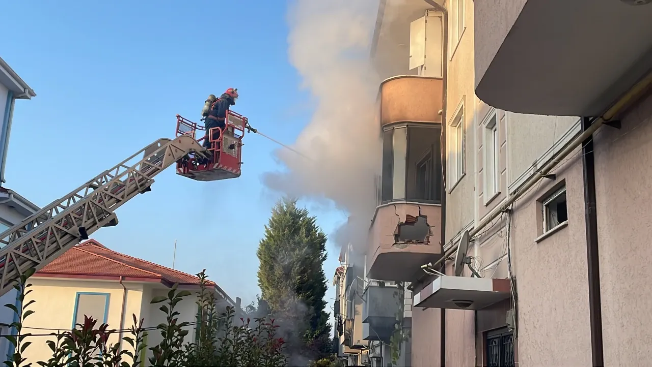 Piknik Tüpü Bomba Gibi Patladı Çıkan Yangında Ev Hasar Gördü - Sayfa 5