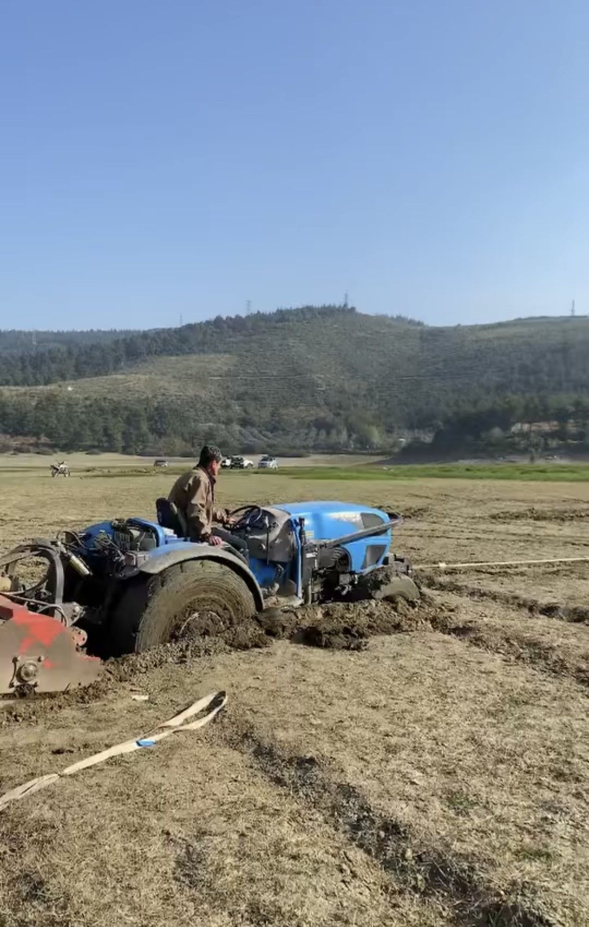 Pikniğe giden bataklığa saplandı, onları kurtarmaya gidenler de mahsur kaldı - Sayfa 4