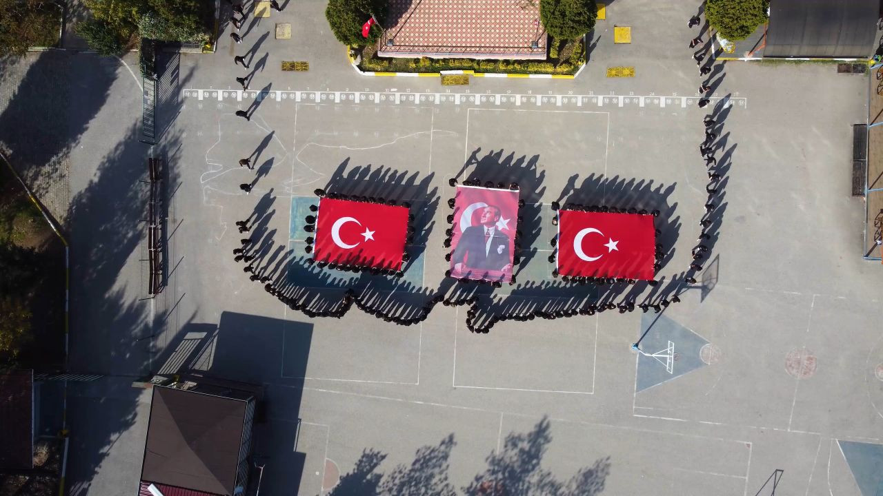 Cumhuriyet Bayramı’na Özel: Yüzlerce Öğrenciyle Türkiye Haritası Oluşturuldu - Sayfa 2