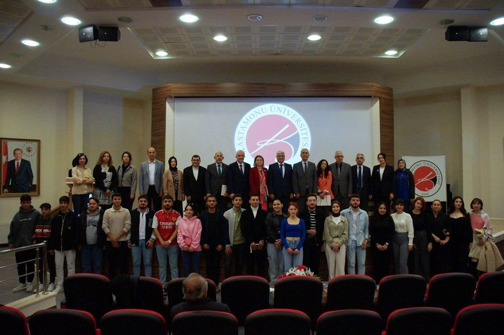 Kastamonu Üniversitesi’nde Cumhuriyet konuşuldu - Sayfa 7