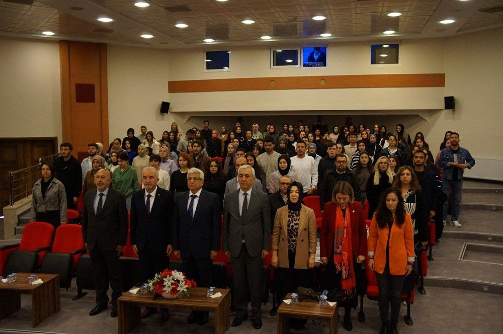 Kastamonu Üniversitesi’nde Cumhuriyet konuşuldu - Sayfa 1