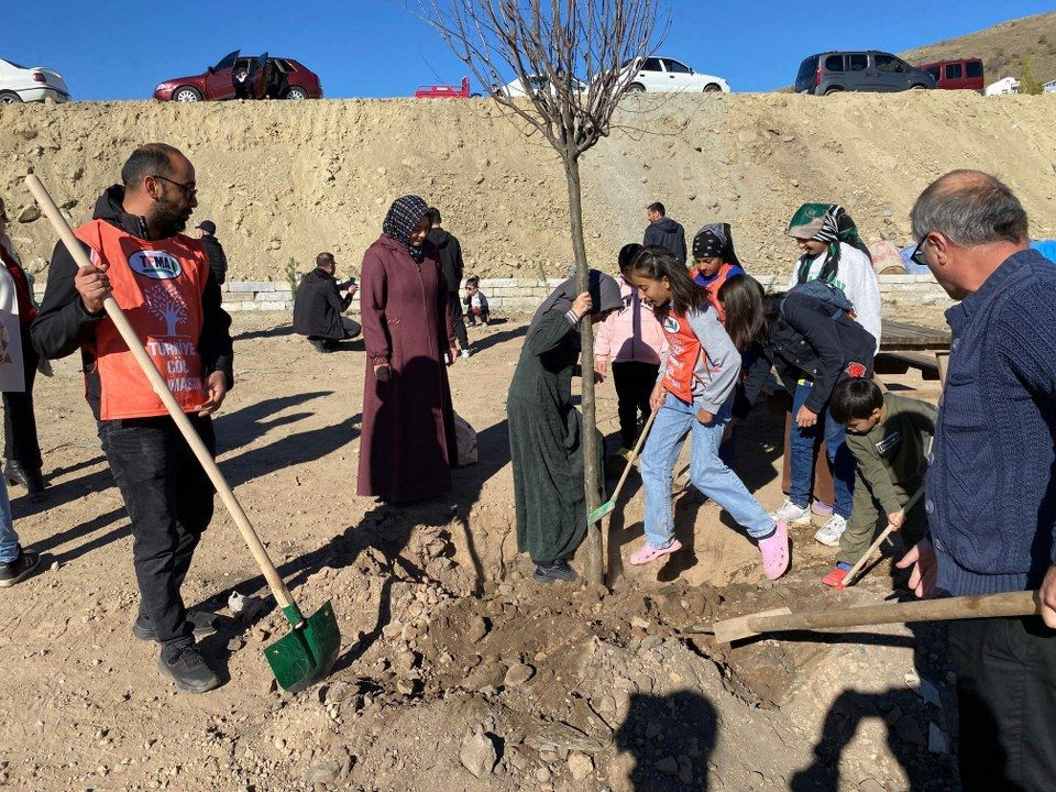 Yozgat’ta bozkır ağaçlandırıldı - Sayfa 5