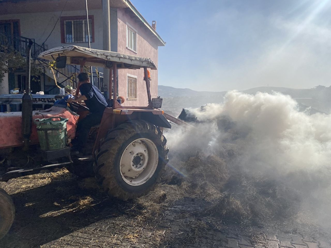 Kula’da saman yangını korkuttu - Sayfa 1