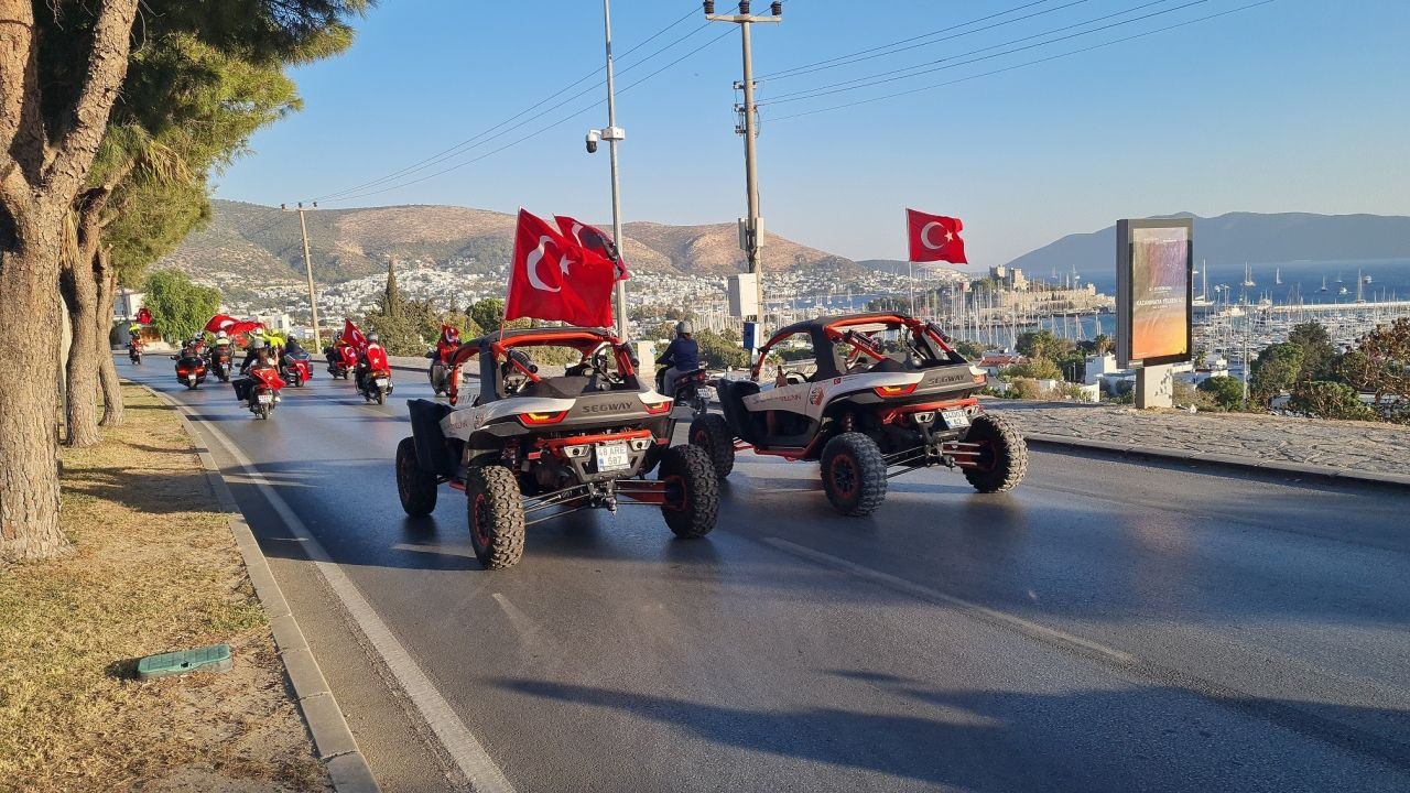 Bodrum’da Polislerden Cumhuriyet Bayramı'na Özel Coşkulu Kortej - Sayfa 3