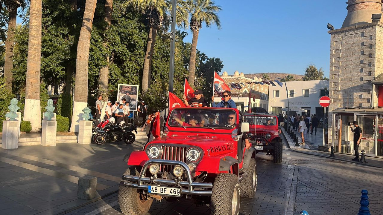 Bodrum’da Polislerden Cumhuriyet Bayramı'na Özel Coşkulu Kortej - Sayfa 2